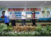 Menteri PPPA Beri Penghargaan Kepada Gubernur NTB Atas Keberhasilan Pengesahan Perda Perkawinan Anak