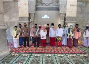 Melalui Safari Jumat, Dai kamtibmas Polres Lobar Ajak Masyarakat Disiplin Prokes