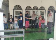 Peduli Pendidikan, Polsek Praya Tengah Serahkan Bantuan Iqro’