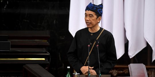 Jokowi Pakai Baju Adat Badui, Ini Kata BEM UHAMKA