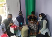 Kabid Resos Dinas Sosial NTB Mengunjugi Anak Yang Kurang Gizi
