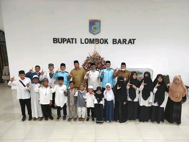 Wakili NTB, Bupati Lobar Lepas Kafilah Festival Anak Sholeh Indonesia Tingkat Nasional