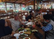 Lesehan Green Asri Pilihan Buka Bersama SMSI NTB