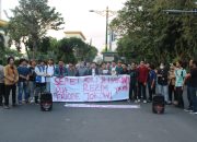 Sejumlah Mahasiswa Melakukan Mimbar Bebas Raport Merah Dua Periode Rezim Jokowi