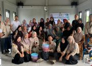 Mahasiswa KKN PMD UNRAM Sosialisasikan Ecoenzyme dan Ecobrick di Desa Mendana Raya