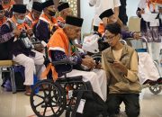 Jamaah Calon Haji Kloter 5 Embarkasi Lombok Diberangkatkan ke Tanah Suci