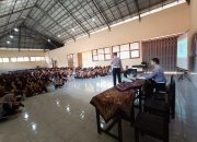 Polsek Narmada Ajak Siswa SMKN 1 Narmada Jadi Pelopor Tertib Lalu Lintas