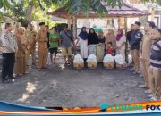 Banjir Menerjang, Polsek Narmada dan Pemdes Sinergi Beri Bantuan