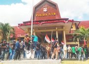 Mahasiswa Serbu Gedung Polda NTB, Desak Usut Tuntas Kematian Affan