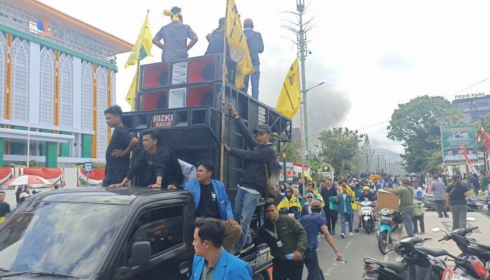 PMII Mataram Tegaskan Aksi Damai, Tolak Anarkisme di Depan DPRD NTB