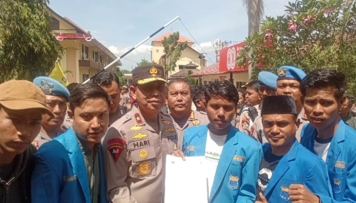 PMII Mataram Gedor Polda NTB, Bakar Ban Hingga Ditemui Wakapolda