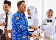 Bupati Lombok Timur Serahkan SK Pengangkatan 31 PPPK Tahap II, Tekankan Pelayanan Maksimal dan Peningkatan Kesejahteraan
