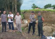Tanah Warga Longsor Gegara Pengerukan Perumahan, Polisi Sigap Menengahi