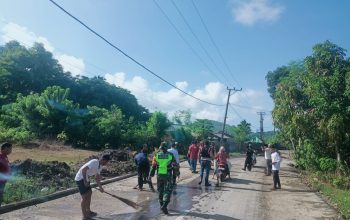 Kepala Desa Kerame Jati Pimpin Warga Gotong Royong Bersihkan Jalan Terdampak Galian C