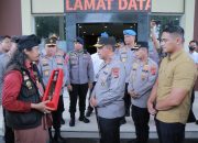 Laskar Sasak Anugerahkan Gelar “Djero Pengkrakse Bhayangkara” kepada Kapolda NTB