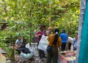 Peduli Lingkungan, Polsek Narmada Bersih-Bersih Wisata Aik Nyet