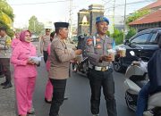 Polsek Narmada Kembali bagikan takjil Jelang Buka Puasa