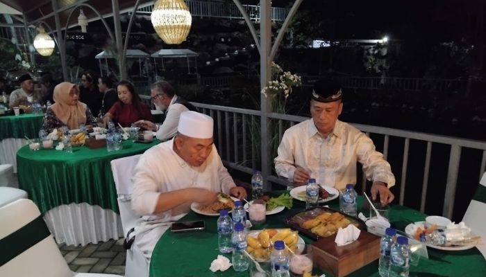 Bukber di Rumah Brigjen Lalu Iwan, Puluhan Jurnalis NTB dapat Tausiyah Hikmah Puasa