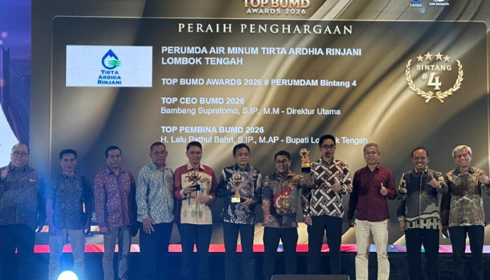 Kinerja Moncer, Bupati Pathul Bahri dan Dirut PDAM Sabet Penghargaan Nasional