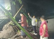 Talut Ambrol Timpa Rumah Warga di Gunungsari, Polisi Langsung Turun Cek Lokasi