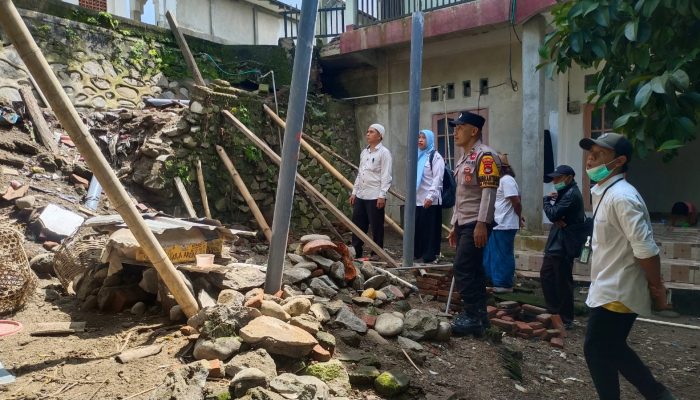 Polsek Respons Cepat Usai Kebakaran, Talud Ambles, dan Longsor