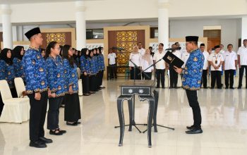 94 PNS Pemkab Lotim Resmi Dilantik, Bupati Ingatkan Tanggung Jawab Melayani Masyarakat