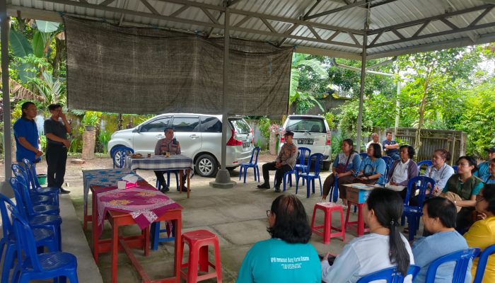 Kapolsek Narmada Pimpin Pengamanan Baksos Kesehatan di Suranadi