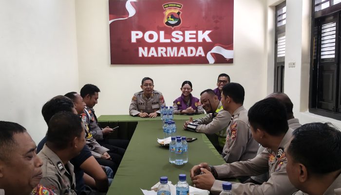 Kapolsek Narmada Sambut Edukasi Psikologi Biro SDM Polda NTB untuk Perkuat Kinerja Personel