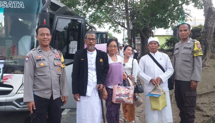 Puluhan Umat Hindu jalani Tirta Yatra di Narmada, Polisi Berikan Layanan Pengamanan