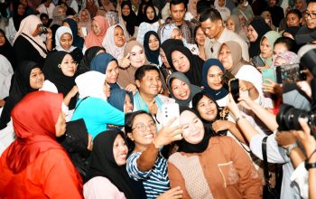 Emak Emak PNN Teriakan Lagu Bongkar Bersama Bang Edo Kondologit