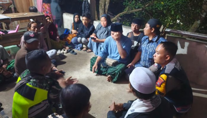 Polisi Sambangi Rumah Duka Petani Aren Gunungsari