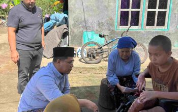 PERUMDAM Tiara Salurkan Bantuan Ayam Petelur untuk Santri Korban Kebakaran di Lombok Tengah