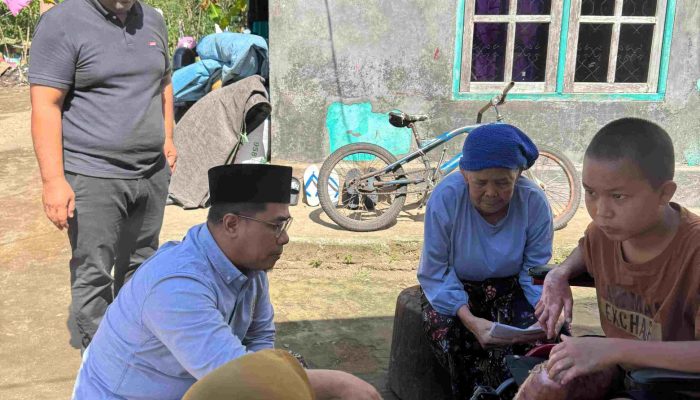 PERUMDAM Tiara Salurkan Bantuan Ayam Petelur untuk Santri Korban Kebakaran di Lombok Tengah