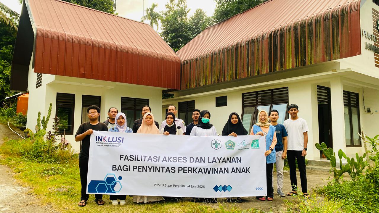 Penyintas perkawinan anak mengikuti kegiatan penjangkauan Lakpesdam NU NTB di Desa Sigar Penjalin Lombok Utara.