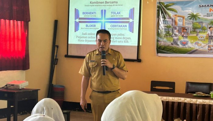 Diskominfo Lombok Tengah Bekali Pelajar Hadapi Ancaman Judi Online dan Pinjol Ilegal