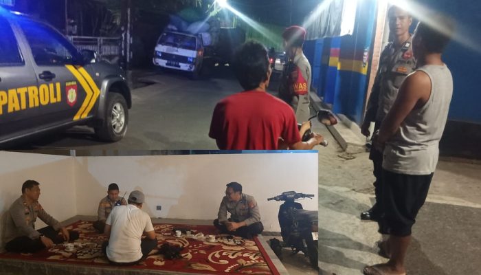Patroli Malam Polsek Gunungsari Sambangi Warga, Kapolsek Ajak Jaga Kamtibmas