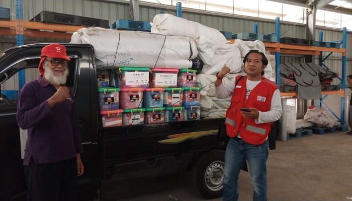 Respon Arahan Ketua Umum Jusuf Kalla dan Gubernur, PMI NTB Distribusikam 300 Paket Bantuan ke Korban Gempa NTT