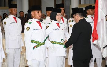 32 Paskibraka Lombok Timur Dikukuhkan, Bupati Tekankan Disiplin dan Pengabdian
