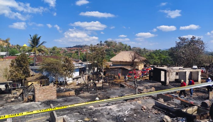 Kebakaran Sade Jadi Alarm, Kedaton Lombok Adi Dorong Penguatan Mitigasi Bangunan Tradisional Sasak