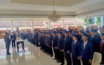 Bupati Lotim Tekankan Pj Kades Harus Melayani, Adil dan Pastikan Tak Ada Warga Terlewat Data Perlinsos