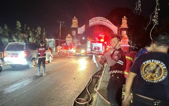 Api Berkobar di Bawah Jembatan Midang, Polisi Sigap Urai Kemacetan