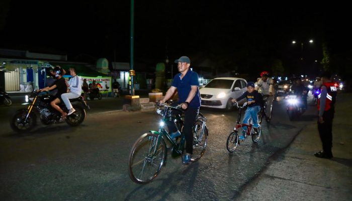 Kapolda NTB Sambangi Poskamling dengan Bersepeda