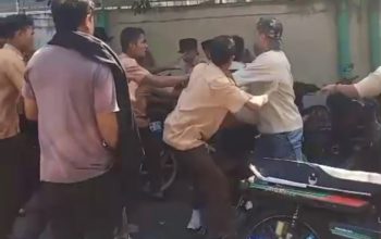 Heboh! Video Kericuhan Siswa dan Warga di Lepak Viral, Parkiran Motor Jadi Sorotan