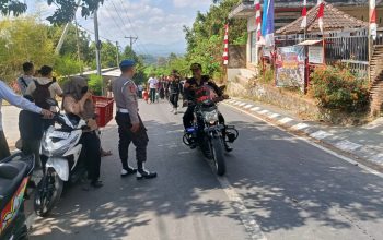 Polsek Gunungsari Kawal Tahapan Pendaftaran Balon Pilkades Serentak