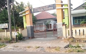 Akses Jalan Depan Kantor Lurah Sandubaya Rusak, Warga Pertanyakan Respons Lurah