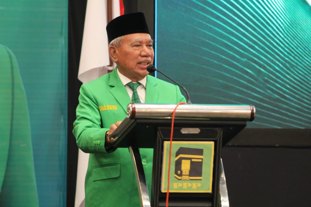 Ketua DPW PPP NTB Muzihir menyampaikan sikap terkait pemberhentian Waketum dan Sekjen PPP.